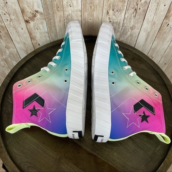 Converse CTAS Hi Top Barely Volt Fade Sneaker Size 11.5 Men - Picture 7 of 9